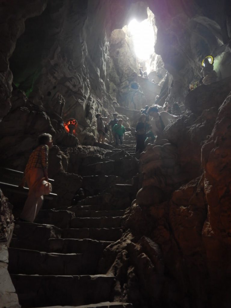 アンフー洞窟の様子