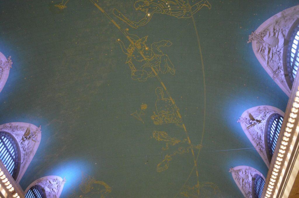 グランド・セントラル駅の天井に描かれた星座の絵