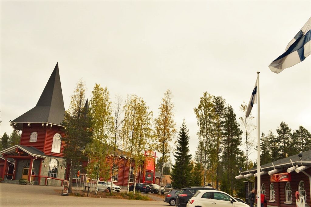 フィンランドのロヴァニエミにあるサンタクロース村