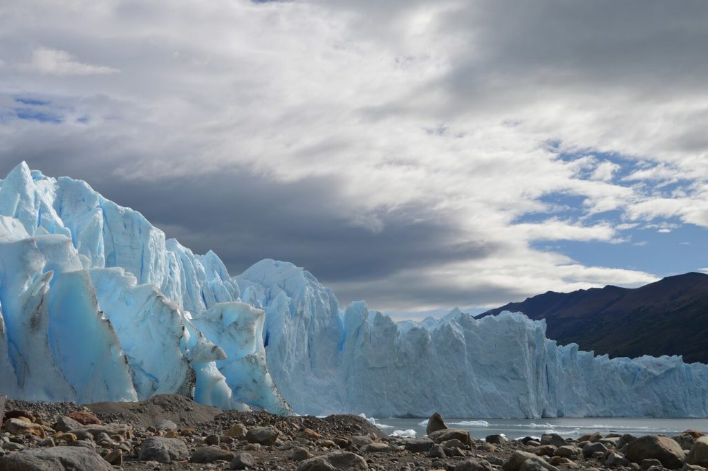 ロス・グラシアレス国立公園のペリトモレノ氷河