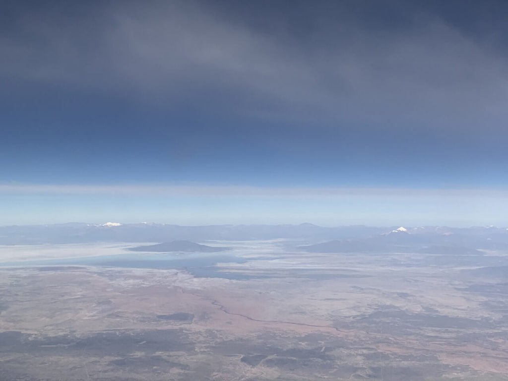 ラパスからウユニへ向かう飛行機からの景色
