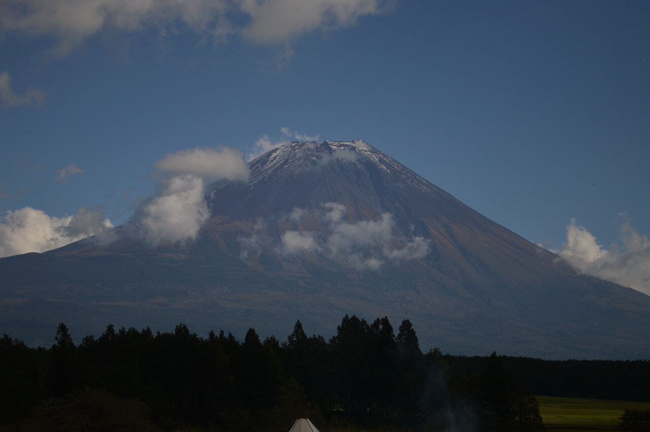 ふもとっぱらキャンプ場と富士山